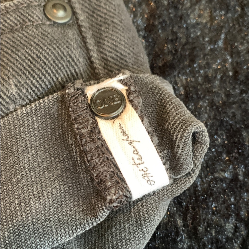 One Teaspoon Relaxed Fit Black Distressed Button Fly Long Rise Jean Shorts Sz 22 - Picture 9 of 14